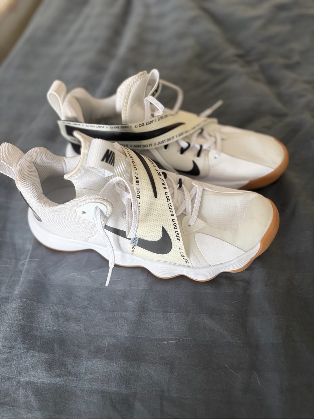 Nike hyperset volleyball shoes